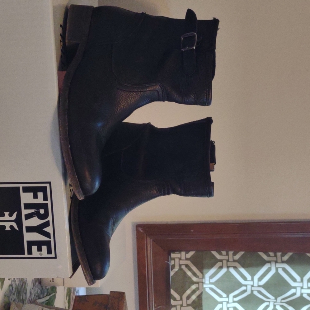Frye Pippa black leather short boots, booties 5.5